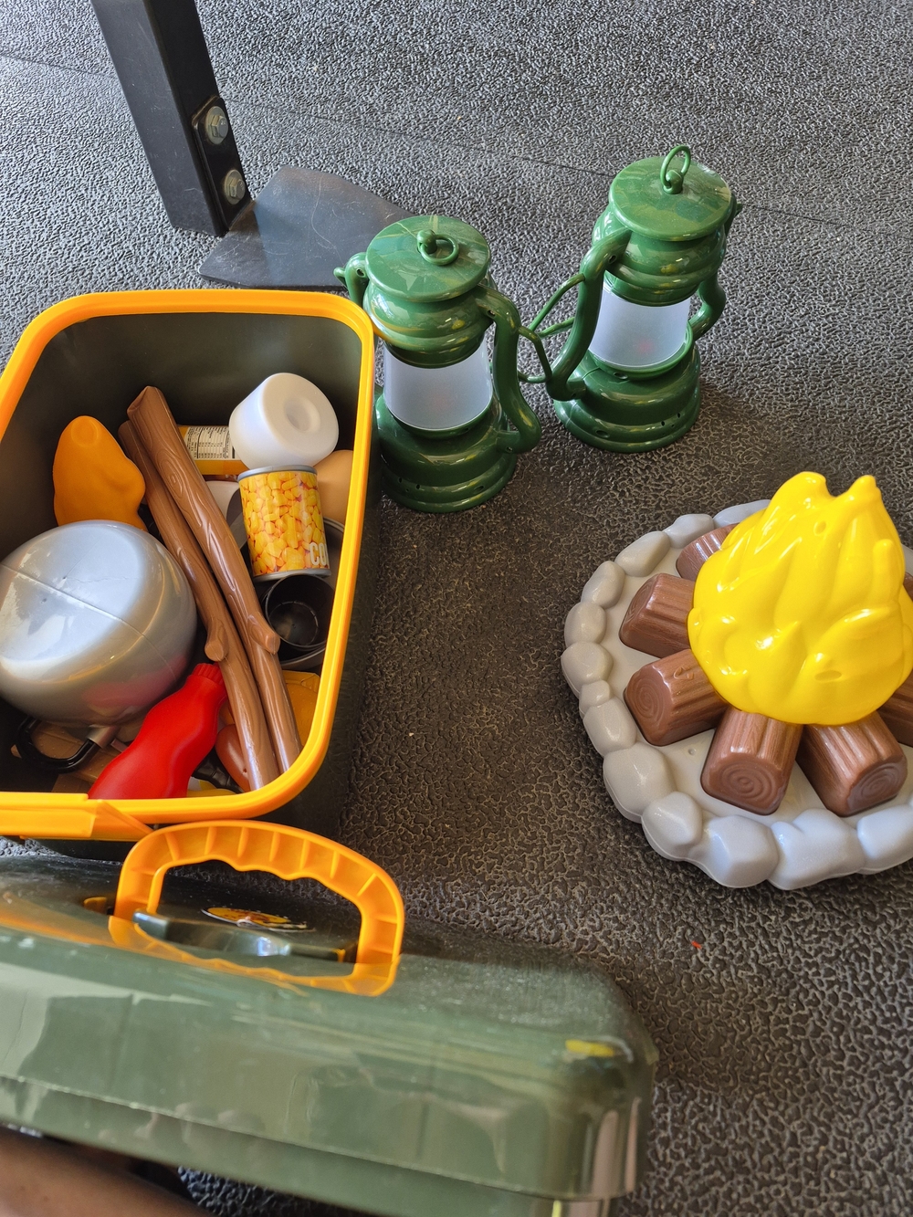 Kids Camping Playset with Green Lanterns and Yellow Campfire